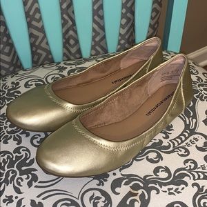New❣️Gold Flats size 10